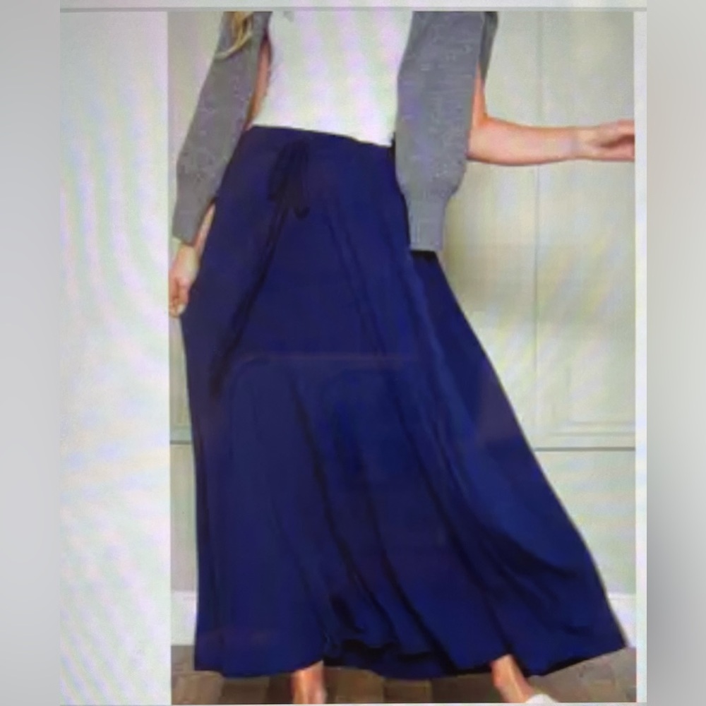 Solid Maxi Skirt with Pockets - Navy